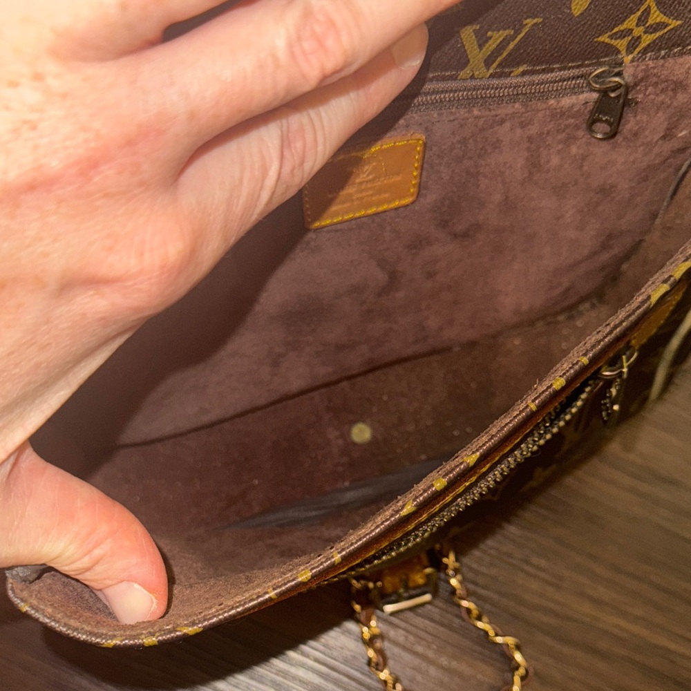 Vintage Louis Vuitton Monogram Crossbody Messenger Bag - Picture 9 of 10